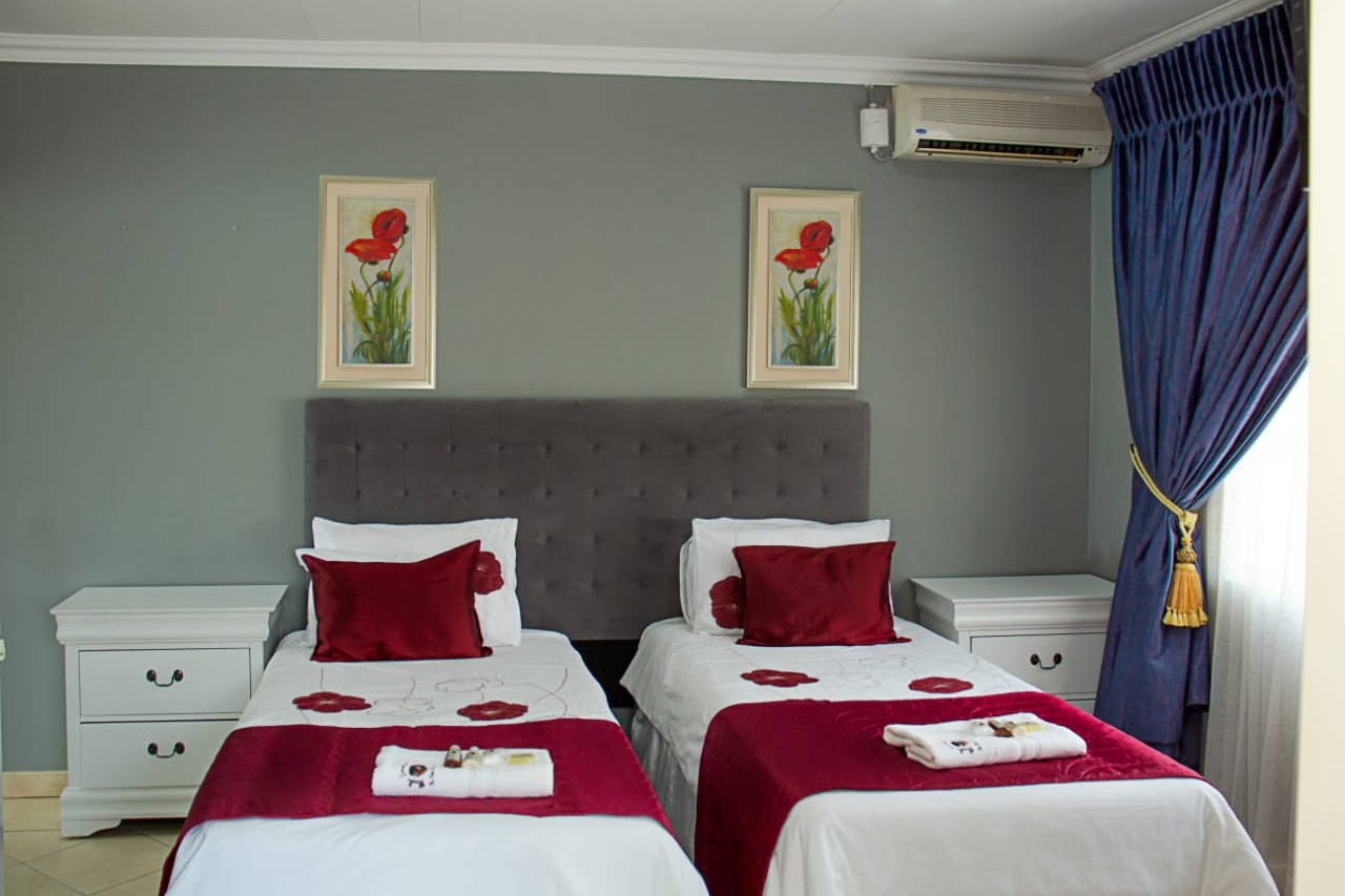 Twin room alternate view 2 of 4